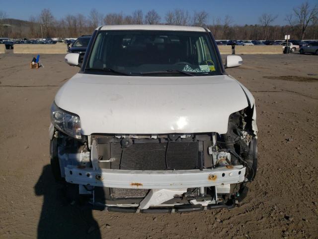 JTLZE4FE0CJ027608 - 2012 TOYOTA SCION XB თეთრი ფოტო 5