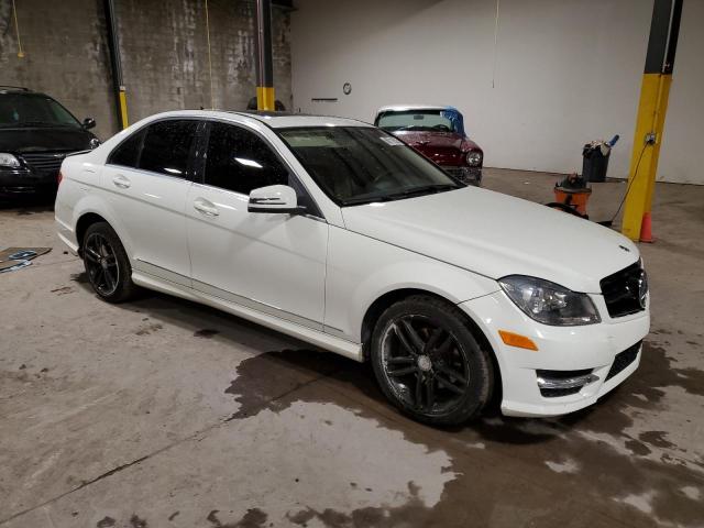 WDDGF8BB2CR199178 - 2012 MERCEDES-BENZ C300 4MATI WHITE photo 4