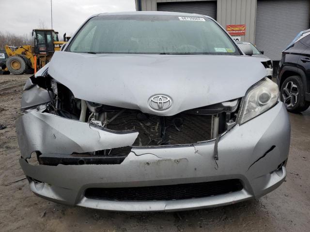 5TDKK3DC8BS171538 - 2011 TOYOTA SIENNA LE SILVER photo 5