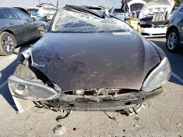 5YJSA1CG1DFP21648 - 2013 TESLA MODEL S Շագանակագույն լուսանկար 5