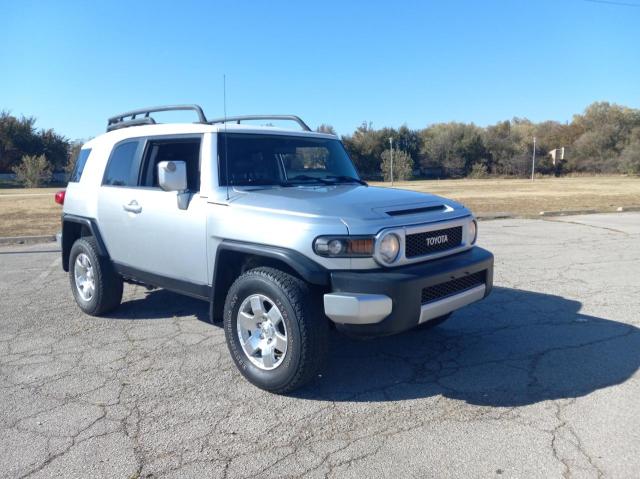 JTEBU11F980101437 - 2008 TOYOTA FJ CRUISER SILVER photo 1