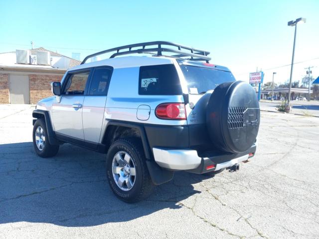 JTEBU11F980101437 - 2008 TOYOTA FJ CRUISER SILVER photo 3