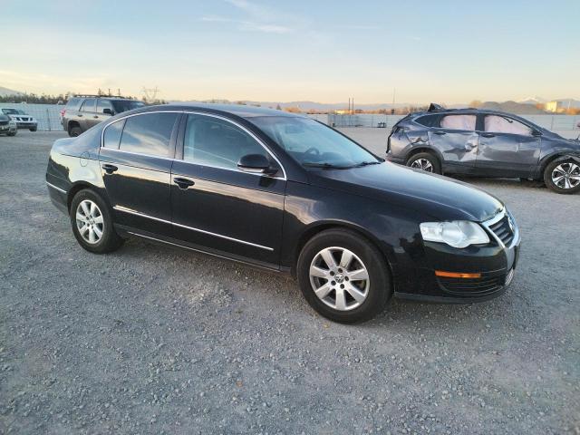 WVWJK73C98P031084 - 2008 VOLKSWAGEN PASSAT TUR BLACK photo 4