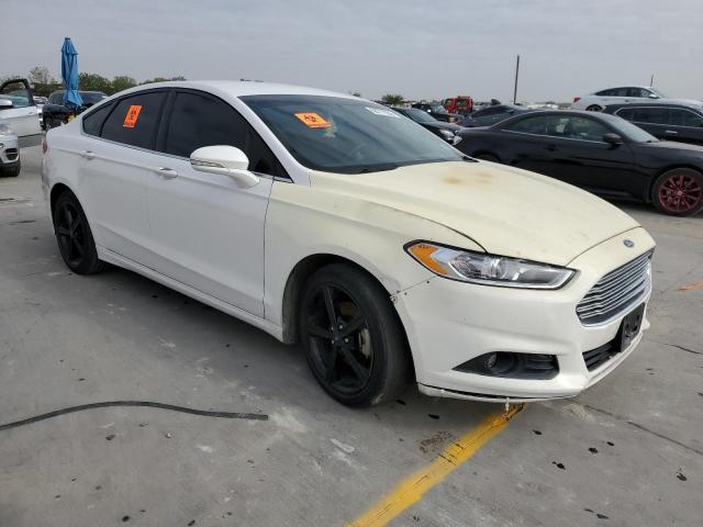 3FA6P0HDXGR245658 - 2016 FORD FUSION SE WHITE photo 4