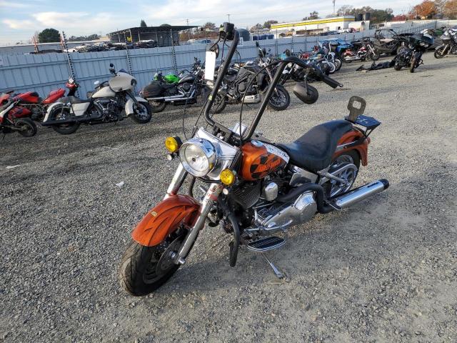 1HD1BMY121Y031268 - 2001 HARLEY-DAVIDSON FLSTF ORANGE photo 2