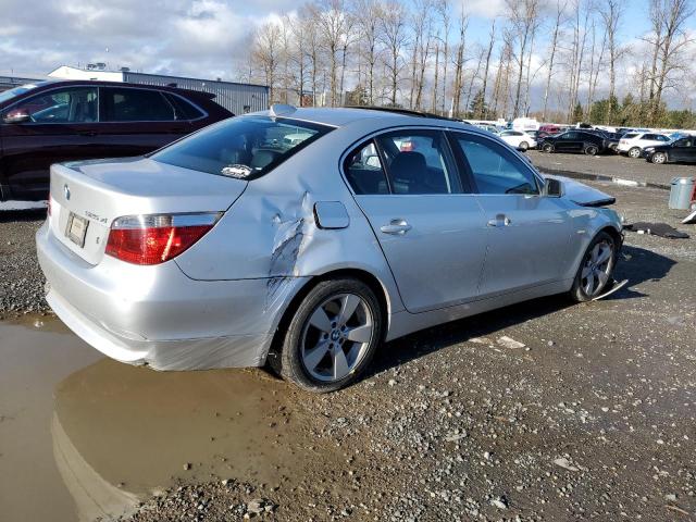 WBANF33566CS35780 - 2006 BMW 525 XI SILVER photo 3