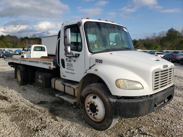 1FVACXCS74HM27138 - 2004 FREIGHTLINER M2 106 MED WHITE photo 1