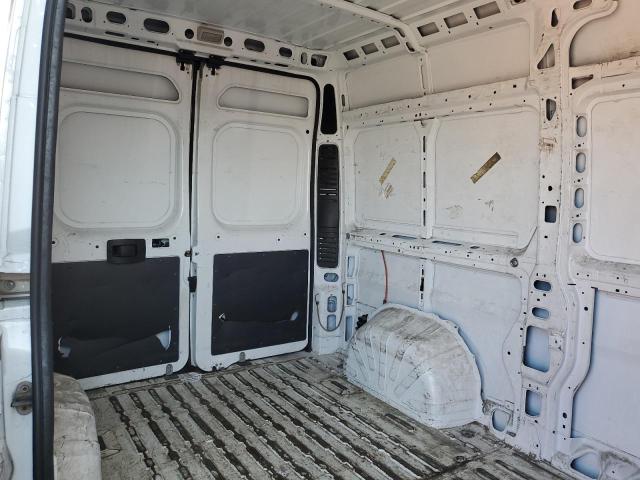 3C6TRVCG1JE138963 - 2018 RAM PROMASTER WHITE photo 11