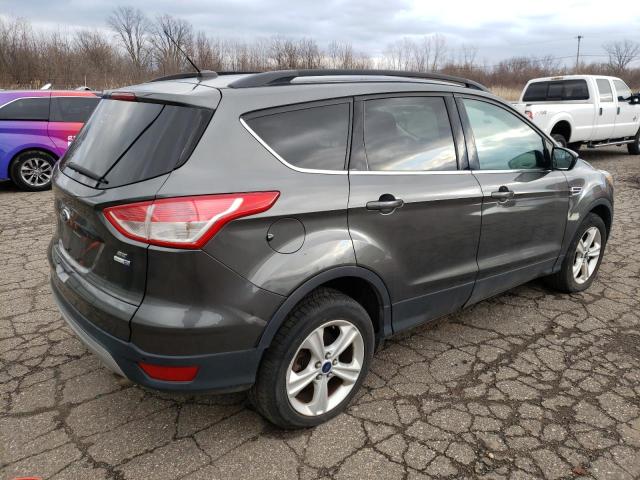 1FMCU9G9XGUA28137 - 2016 FORD ESCAPE SE GRAY photo 3