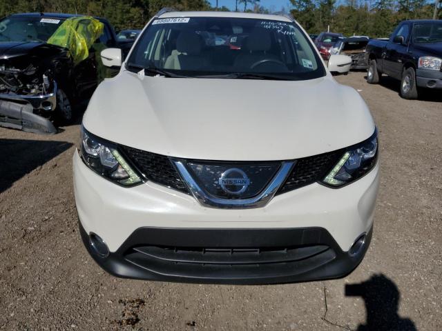 JN1BJ1CP8JW161363 - 2018 NISSAN ROGUE WHITE photo 5