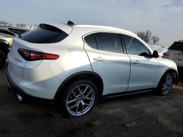 ZASPAKBN3K7C41410 - 2019 ALFA ROMEO STELVIO TI WHITE photo 3