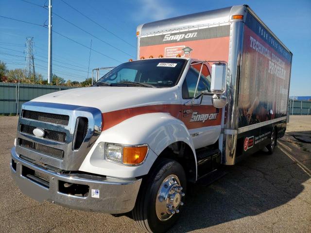 3FRNF66Z38V639511 - 2008 FORD F650 SUPER WHITE photo 2