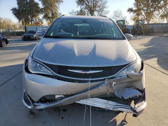 2C4RC1BG8LR157235 - 2020 CHRYSLER PACIFICA T SILVER photo 5