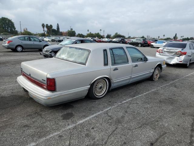 1LNLM83W4NY617602 - 1992 LINCOLN TOWN CAR C GRAY photo 3