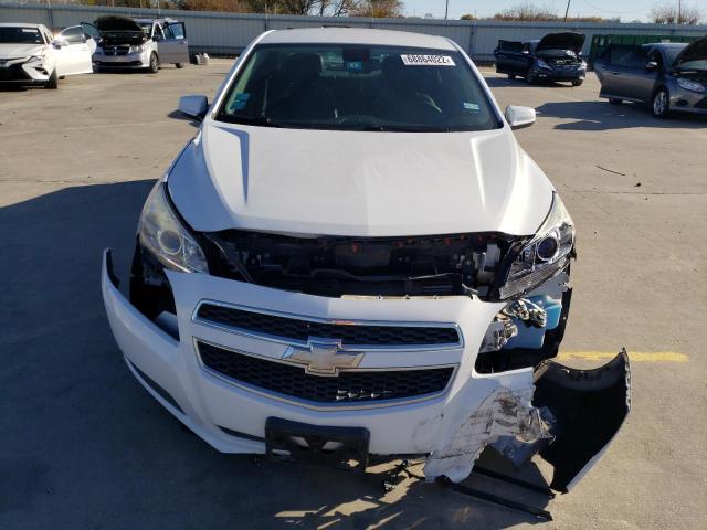 1G11D5RR0DF103373 - 2013 CHEVROLET MALIBU 1LT თეთრი ფოტო 5