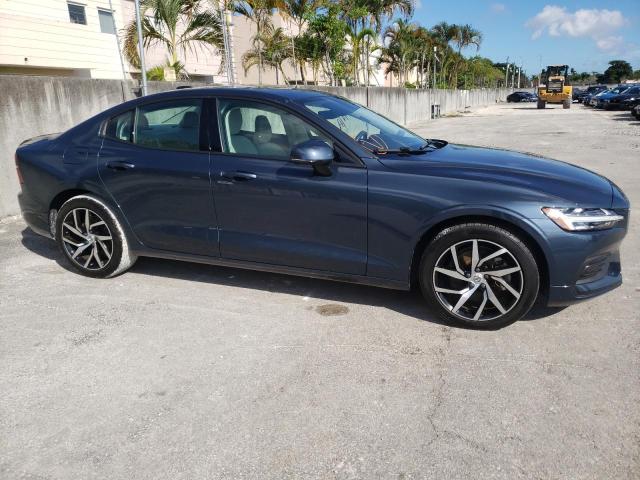 7JR102FK6LG064677 - 2020 VOLVO S60 T5 MOM BLUE photo 4