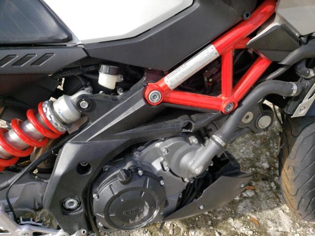 ZD4RAC011DS000599 - 2013 APRILIA SHIVER 750 TWO TONE photo 6