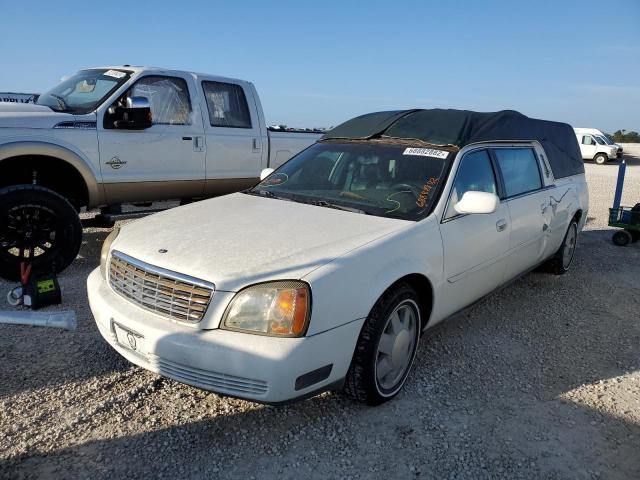 1GEEH90YX1U500032 - 2001 CADILLAC PROFESSION WHITE photo 1