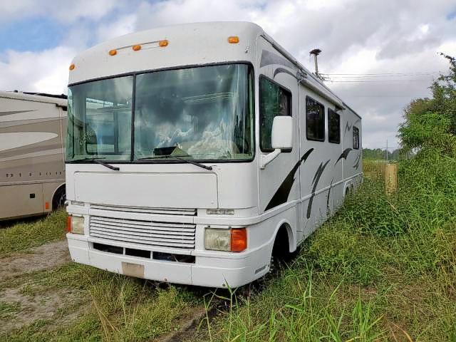 3FCMF53GXVJA17593 - 1997 BOUN MOTORHOME WHITE photo 2