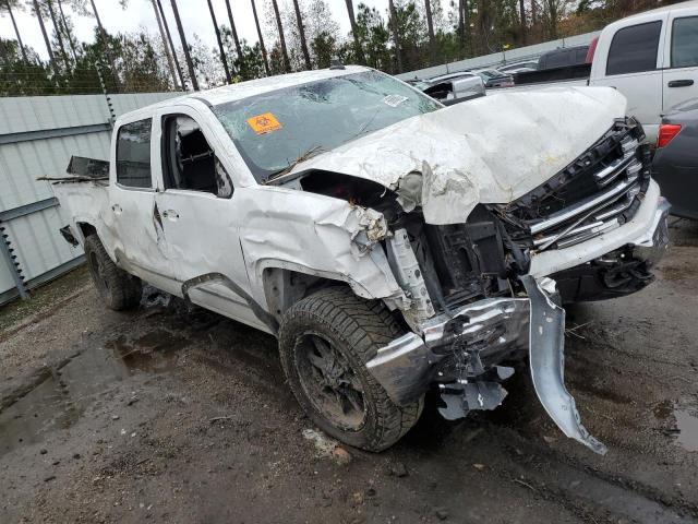 3GTU2NEC7HG146026 - 2017 GMC SIERRA K15 WHITE photo 4