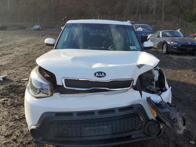 KNDJN2A23G7848179 - 2016 KIA SOUL WHITE photo 5