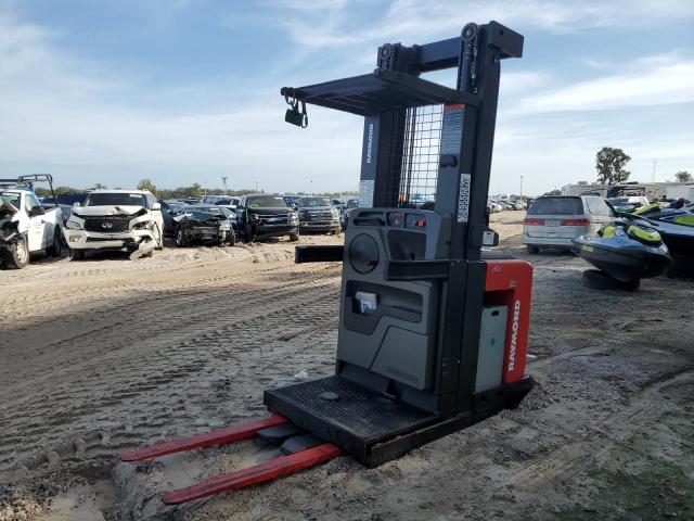 5302001833 - 2022 RAYM FORKLIFT RED photo 2