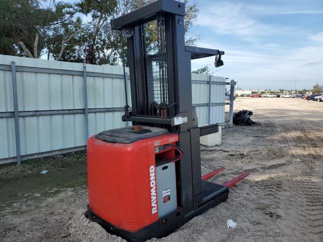 5302001833 - 2022 RAYM FORKLIFT RED photo 4