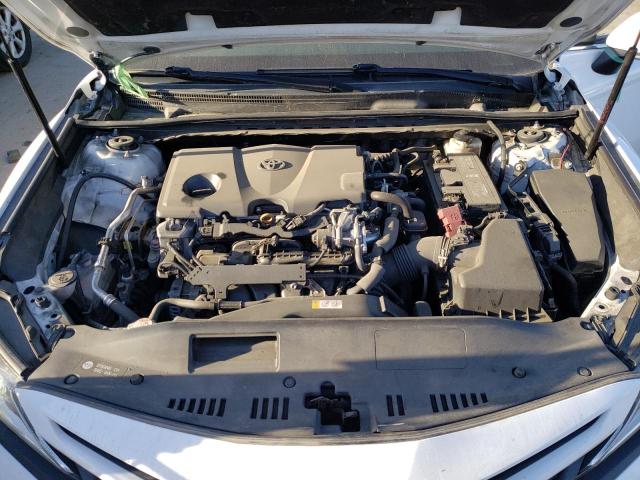 4T1B11HK9JU049432 - 2018 TOYOTA CAMRY 4D L WHITE photo 11