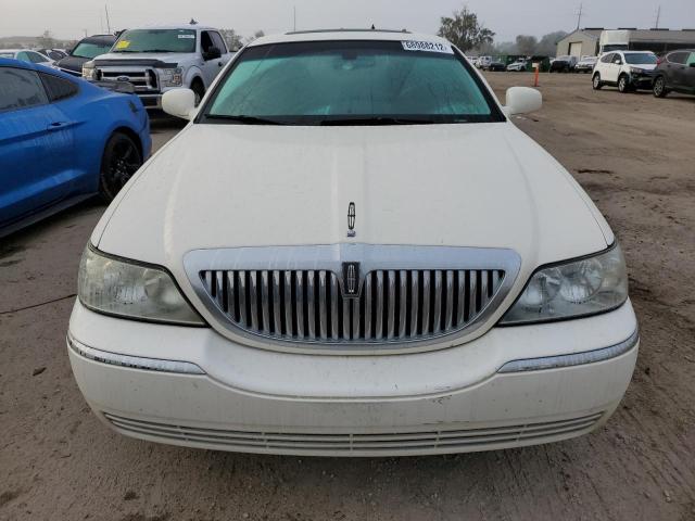 1LNHM82VX7Y615225 - 2007 LINCOLN TOWN CAR S WHITE photo 5