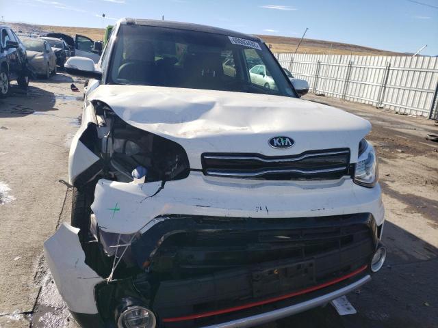 KNDJX3AA2K7636616 - 2019 KIA SOUL ! WHITE photo 5