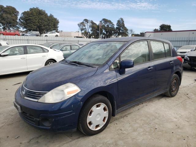 3N1BC13E18L363583 - 2008 NISSAN VERSA BLUE photo 1