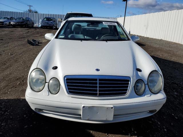 WDBLJ70G5YF130590 - 2000 MERCEDES-BENZ CLK WHITE photo 5