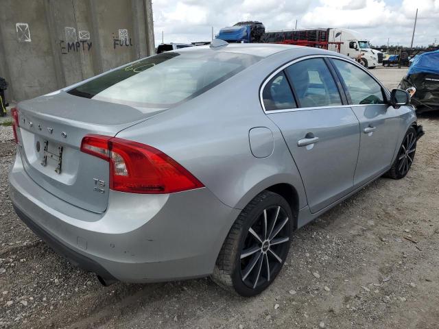 YV1902FHXB2008107 - 2011 VOLVO S60 T6 SILVER photo 3