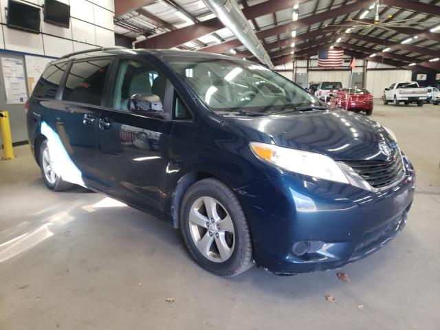 5TDKK3DC3BS011633 - 2011 TOYOTA SIENNA LE BLUE photo 4