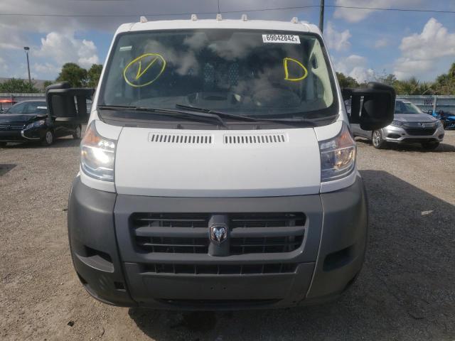 3C6TRVAG0JE154283 - 2018 RAM PROMASTER WHITE photo 5
