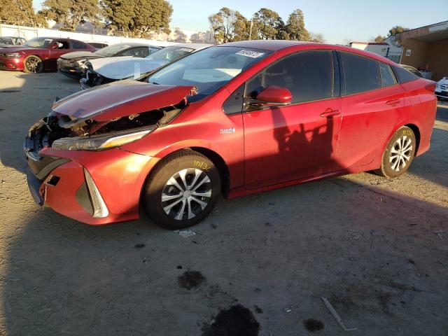 JTDKARFP2H3019593 - 2017 TOYOTA PRIUS PRIM RED photo 1