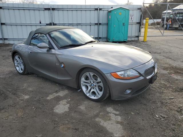 4USBT53403LT23571 - 2003 BMW Z4 3.0 CHARCOAL photo 4