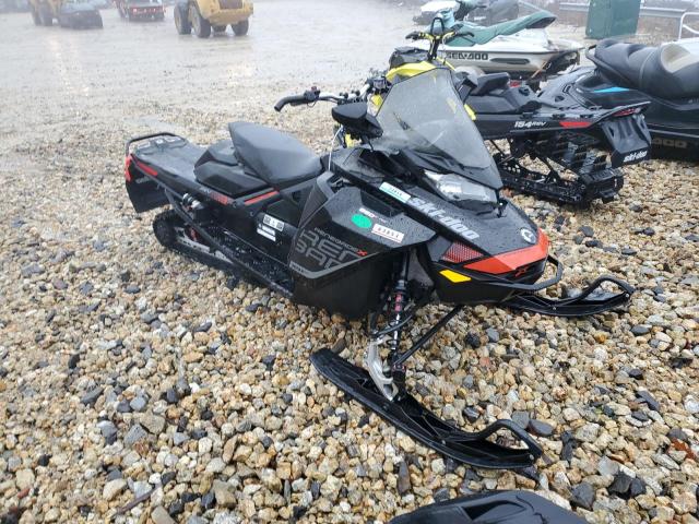 2BPSUWHM7HV000044 - 2017 SKI DOO RENEGADE BLACK photo 1