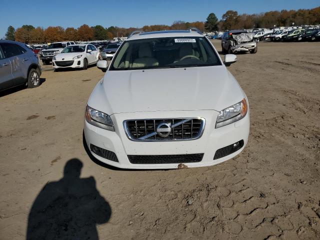 YV1982BW2A1149996 - 2010 VOLVO V70 3.2 WHITE photo 5