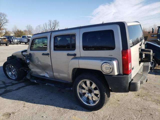 5GTDN136868124657 - 2006 HUMMER H3 SILVER photo 2