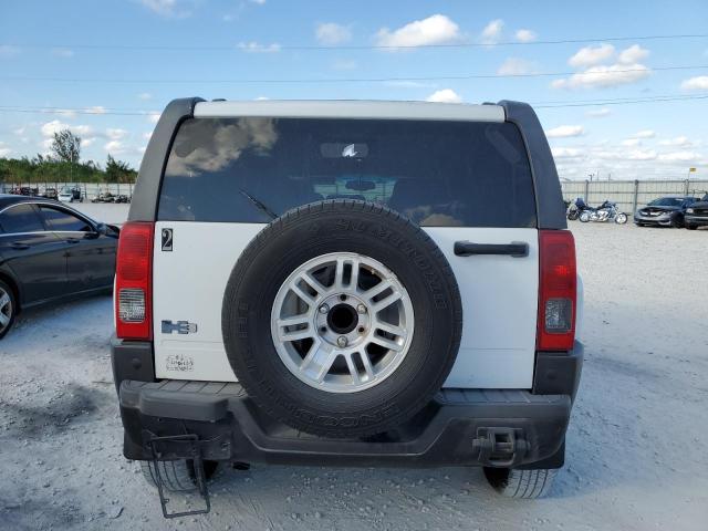 5GTEN13E798121975 - 2009 HUMMER H3 WHITE photo 6