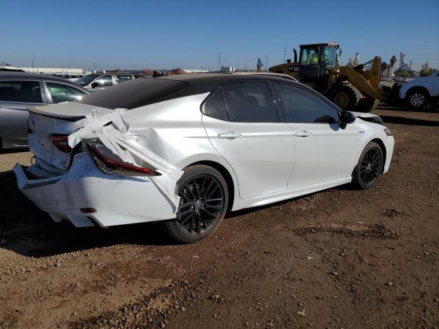 4T1K31AK9MU020800 - 2021 TOYOTA CAMRY XSE WHITE photo 3