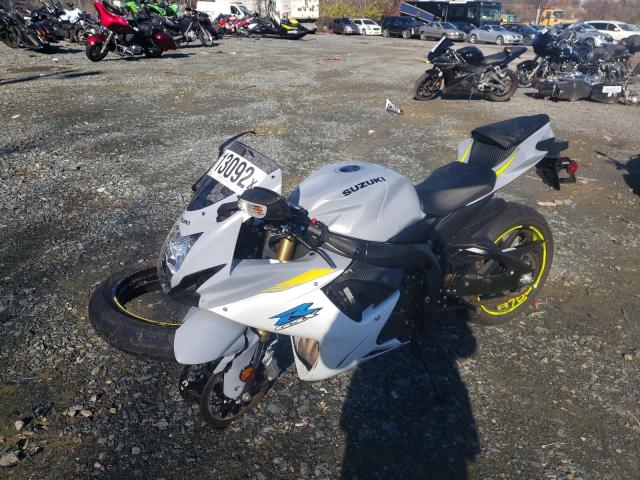 JS1GR7MA3N7101199 - 2022 SUZUKI GSX-R750 WHITE photo 2