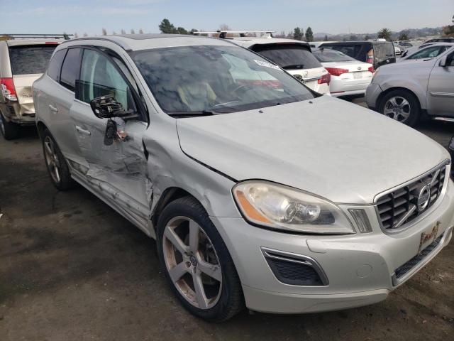 YV4902DZ3D2390871 - 2013 VOLVO XC60 T6 SILVER photo 4