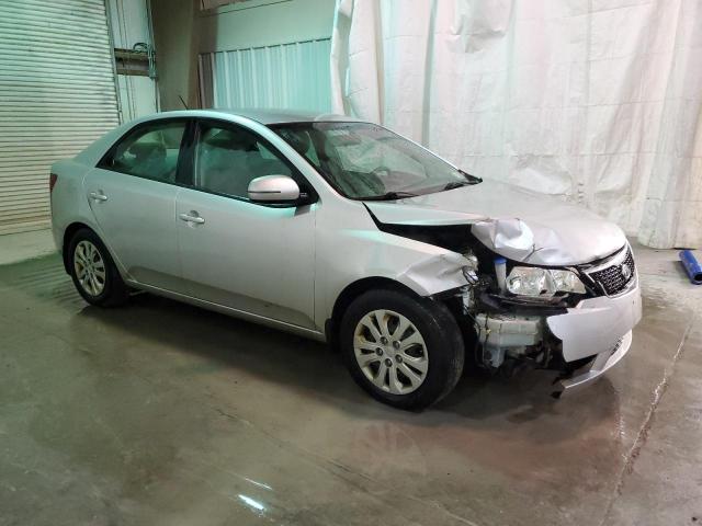 KNAFU4A26D5681812 - 2013 KIA FORTE EX SILVER photo 4