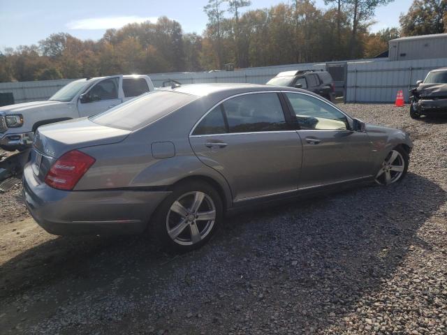 WDDNG9EB3CA426107 - 2012 MERCEDES-BENZ S 550 4MAT GRAY photo 3