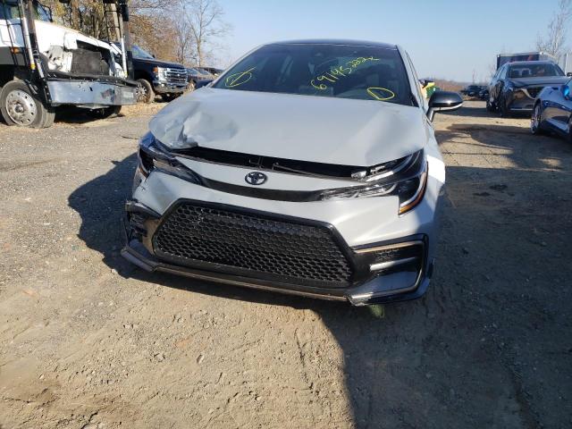 5YFS4MCE4NP106475 - 2022 TOYOTA COROLLA SE GRAY photo 5