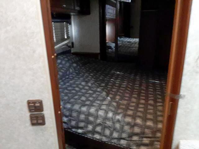 4UZACJDT39CAF9359 - 2009 FREIGHTLINER CHASSIS XC ვერცხლისფერი ფოტო 6