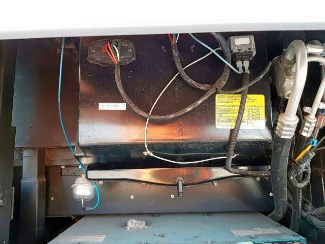 4UZACJDT39CAF9359 - 2009 FREIGHTLINER CHASSIS XC ვერცხლისფერი ფოტო 7