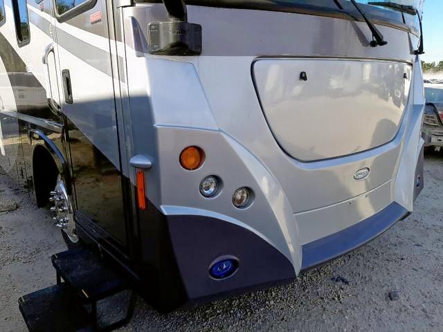 4UZACJDT39CAF9359 - 2009 FREIGHTLINER CHASSIS XC ვერცხლისფერი ფოტო 9